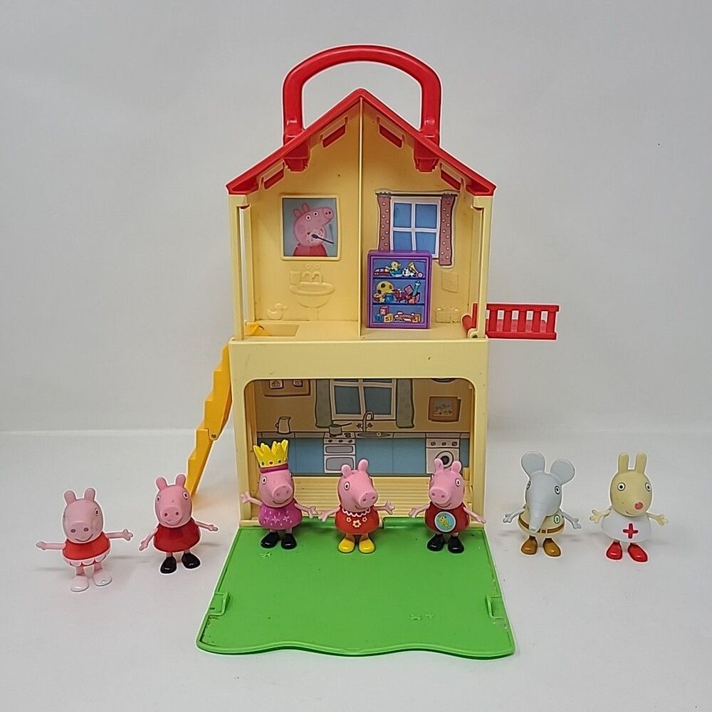 Peppa Pig And Friends Figure Toy Lot Jazwares  Lot of 7 Figures + House